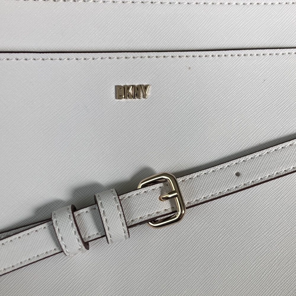 NWOT, DKNY crossbody bag - Picture 5 of 12